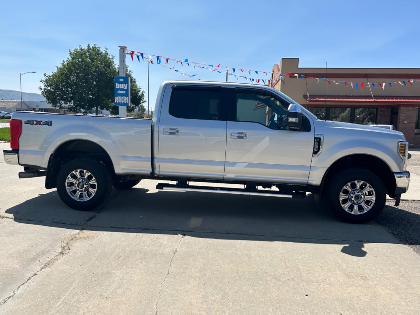 2018 Silver /Gray Ford F-250 SD XLT Crew Cab 4WD (1FT7W2B6XJE) with an 6.2L V8 OHV 16V engine, 6A transmission, located at 3030 CY Ave, Casper, WY, 82604, (307) 265-3830, 42.827816, -106.357483 - Photo#6