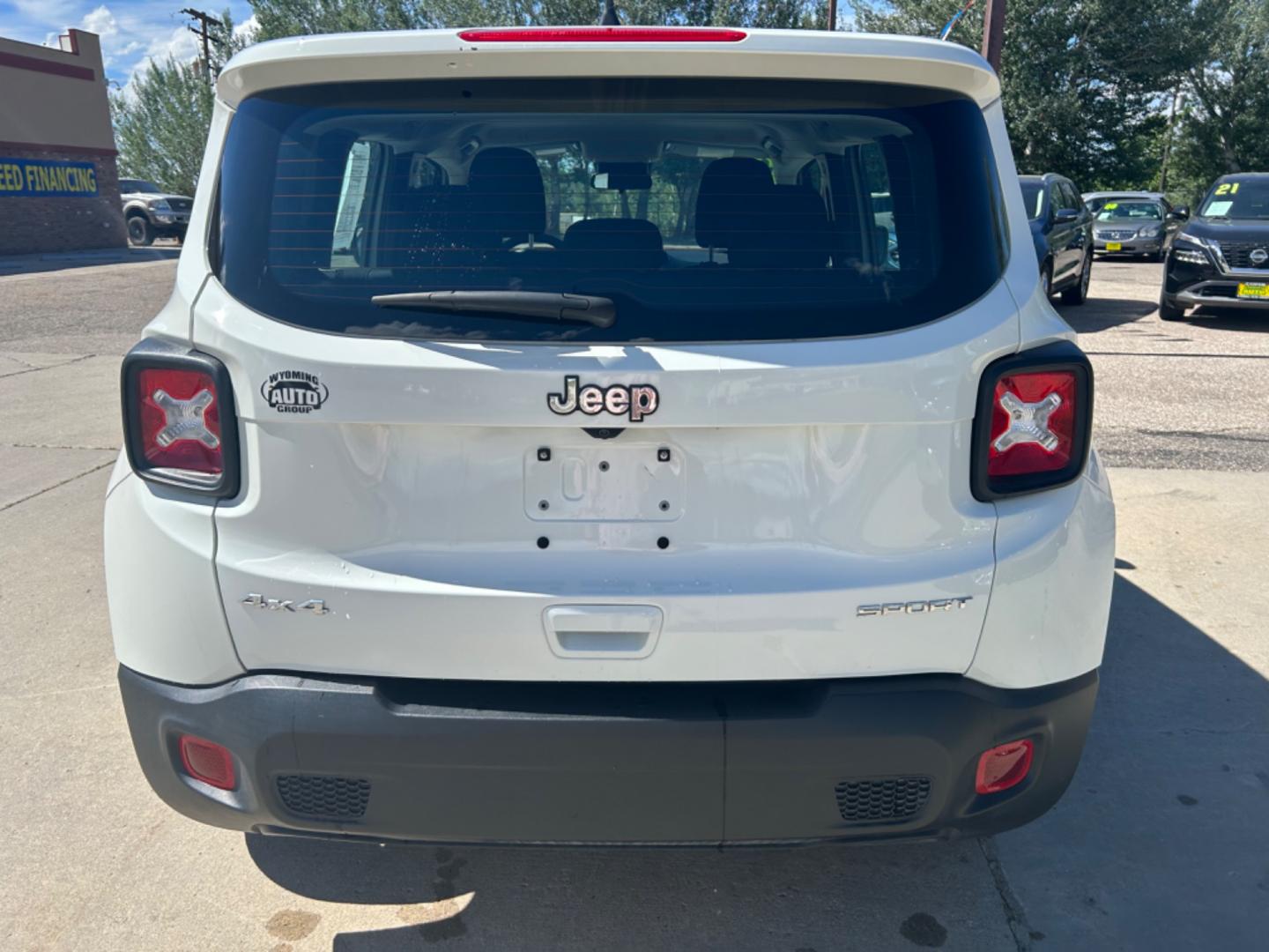 2022 White Jeep Renegade Sport (ZACNJDA19NP) with an L4, 1.3L engine, Automatic transmission, located at 3030 CY Ave, Casper, WY, 82604, (307) 265-3830, 42.827816, -106.357483 - Photo#5