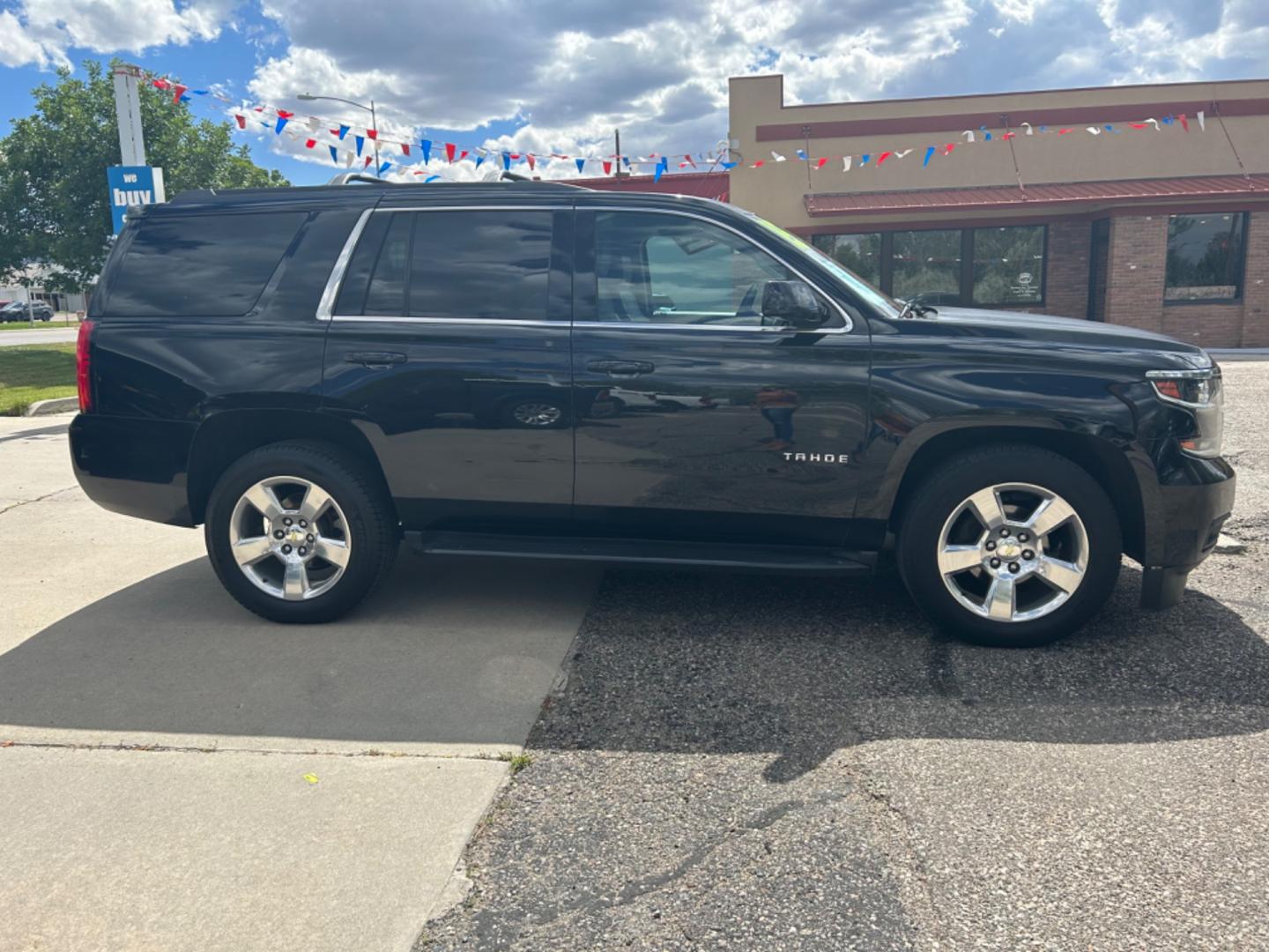 2015 Chevrolet Tahoe LT (1GNSKBKC2FR) with an V8, 5.3L engine, Automatic transmission, located at 3030 CY Ave, Casper, WY, 82604, (307) 265-3830, 42.827816, -106.357483 - Photo#3