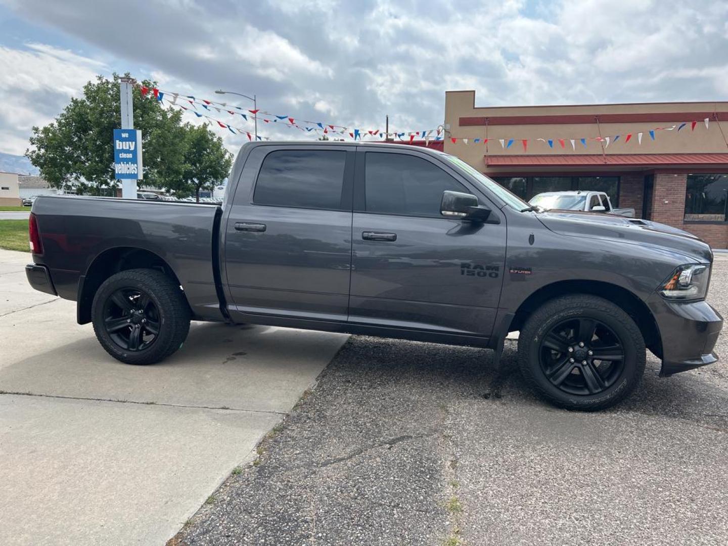 2017 gray Ram 1500 sport (1C6RR7MT3HS) with an V8, 5.7L engine, Automatic transmission, located at 3030 CY Ave, Casper, WY, 82604, (307) 265-3830, 42.827816, -106.357483 - Photo#4