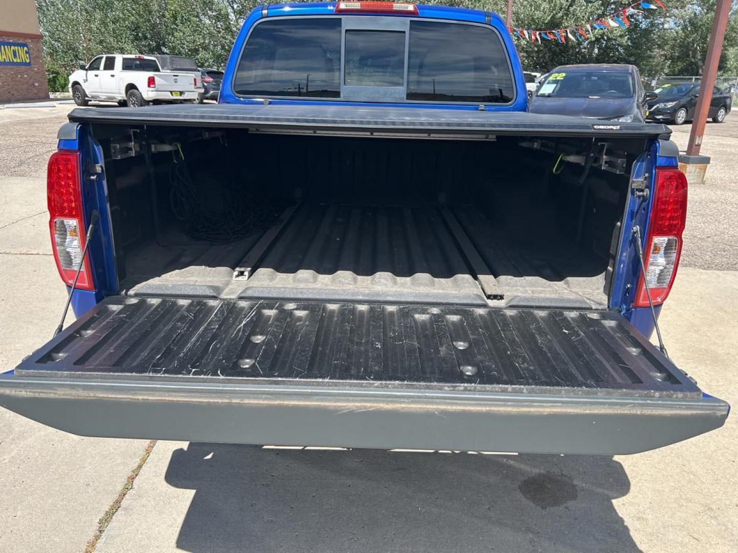 2014 blue Nissan Frontier SL (1N6AD0EV5EN) with an V6, 4.0L engine, Automatic transmission, located at 3030 CY Ave, Casper, WY, 82604, (307) 265-3830, 42.827816, -106.357483 - Photo#11