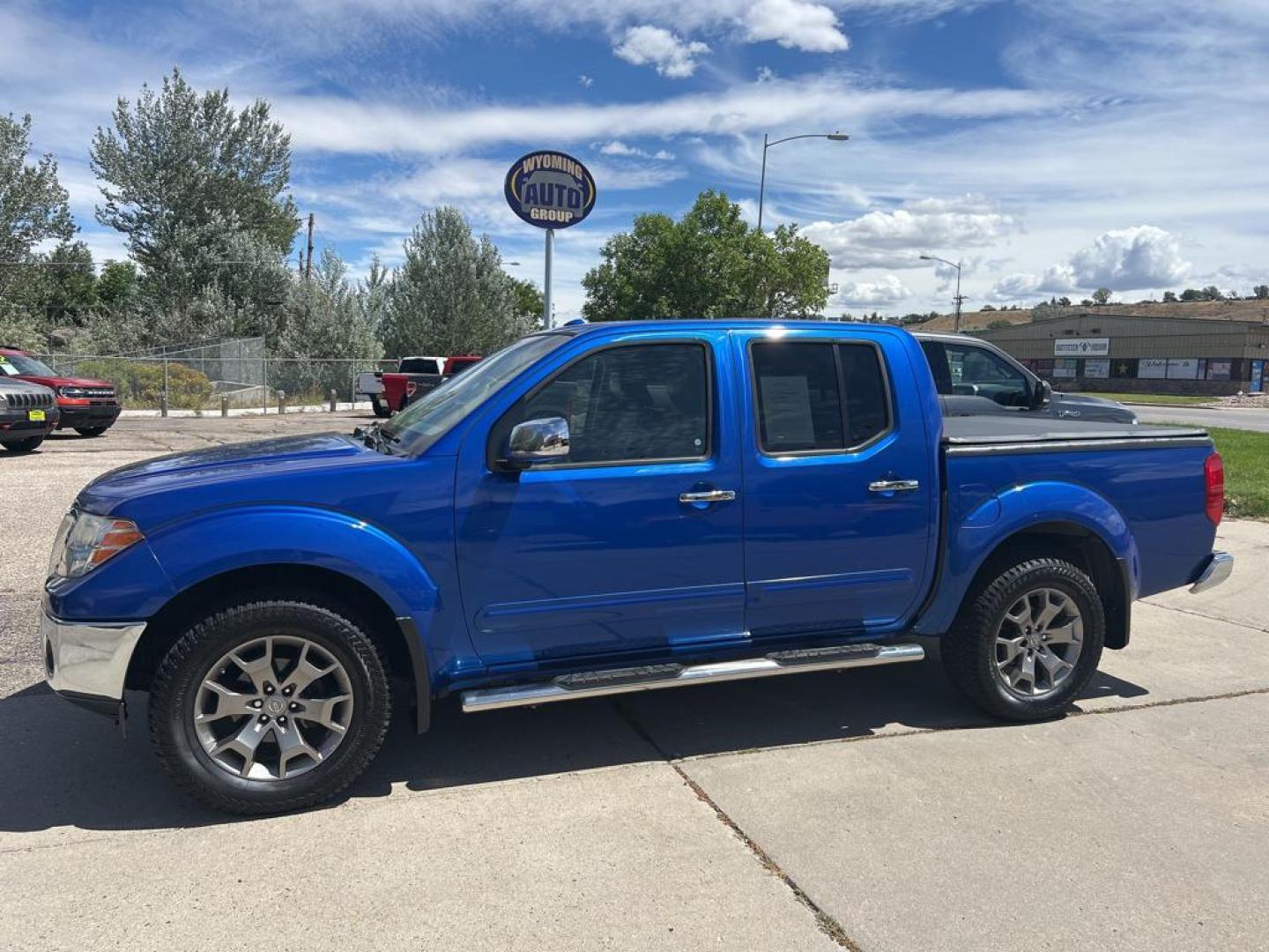 2014 blue Nissan Frontier SL (1N6AD0EV5EN) with an V6, 4.0L engine, Automatic transmission, located at 3030 CY Ave, Casper, WY, 82604, (307) 265-3830, 42.827816, -106.357483 - Photo#1