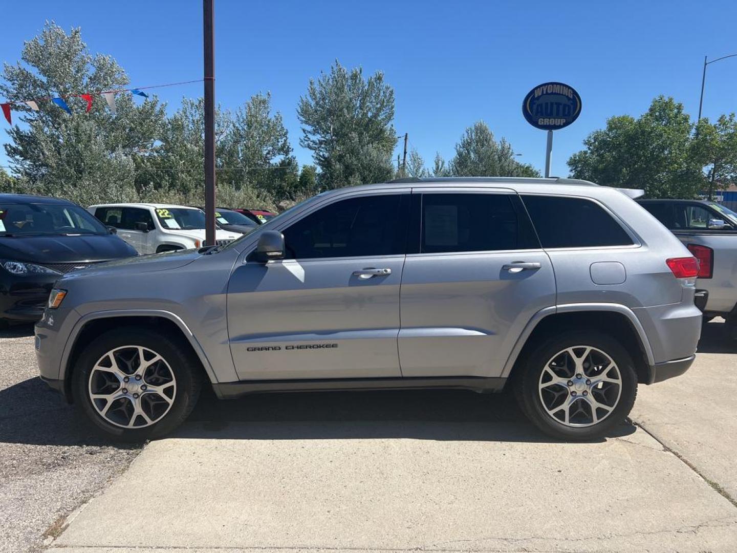 2018 Silver Jeep Grand Cherokee Limited (1C4RJFBG4JC) with an V6, 3.6L engine, Automatic transmission, located at 3030 CY Ave, Casper, WY, 82604, (307) 265-3830, 42.827816, -106.357483 - Photo#0