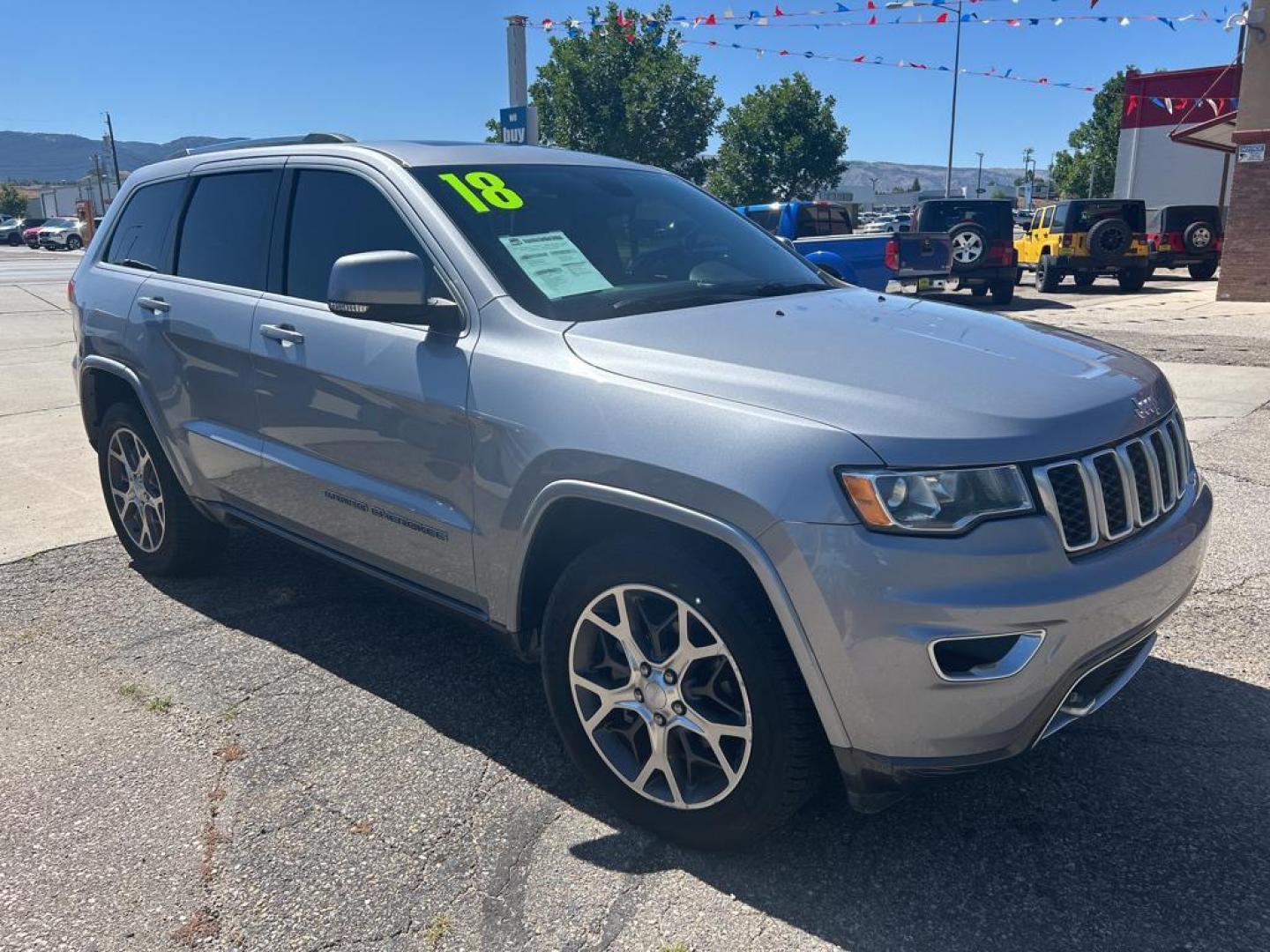 2018 Silver Jeep Grand Cherokee Limited (1C4RJFBG4JC) with an V6, 3.6L engine, Automatic transmission, located at 3030 CY Ave, Casper, WY, 82604, (307) 265-3830, 42.827816, -106.357483 - Photo#3