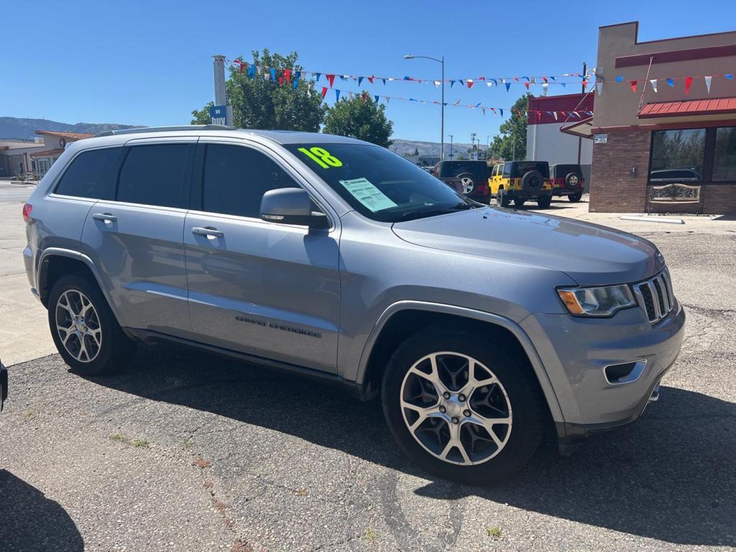 2018 Silver Jeep Grand Cherokee Limited (1C4RJFBG4JC) with an V6, 3.6L engine, Automatic transmission, located at 3030 CY Ave, Casper, WY, 82604, (307) 265-3830, 42.827816, -106.357483 - Photo#4