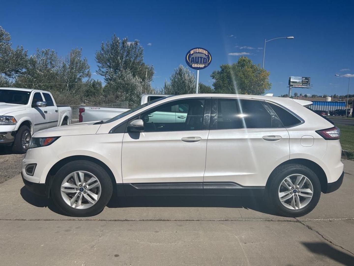 2018 white Ford Edge SEL (2FMPK4J92JB) with an 4 Cyl, 2.0L engine, Automatic transmission, located at 3030 CY Ave, Casper, WY, 82604, (307) 265-3830, 42.827816, -106.357483 - Introducing the dynamic and reliable 2018 Ford Edge SEL with AWD, a perfect blend of sophistication and performance! This remarkable vehicle is designed to elevate your driving experience with its impressive features and sleek design. Under the hood, you'll find a robust 4-cylinder, 2.0L engine that - Photo#0