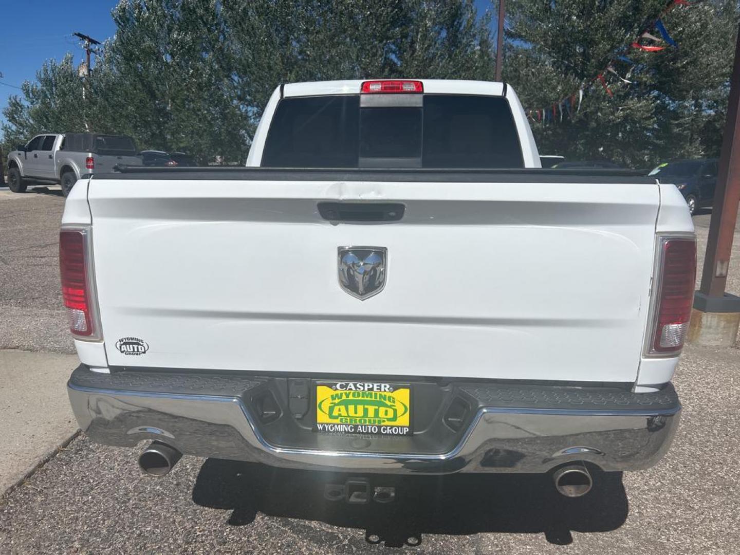 2017 white Ram 1500 Laramie (1C6RR7NT5HS) with an V8, 5.7L engine, Automatic transmission, located at 3030 CY Ave, Casper, WY, 82604, (307) 265-3830, 42.827816, -106.357483 - Photo#5