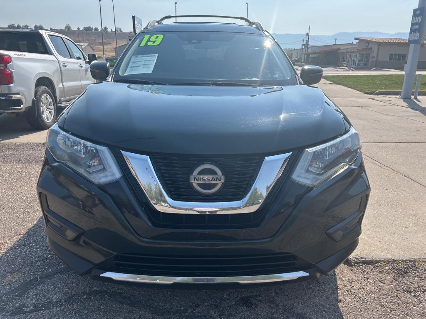 2019 green Nissan Rogue SV (5N1AT2MV6KC) with an 4 Cyl, 2.5L engine, Automatic transmission, located at 3030 CY Ave, Casper, WY, 82604, (307) 265-3830, 42.827816, -106.357483 - For sale at our dealership is a 2019 Nissan Rogue SV with All-Wheel Drive, a remarkable choice for those seeking reliability and comfort. This versatile SUV features a 4-cylinder, 2.5L engine, offering a perfect balance of power and fuel efficiency, making it ideal for both city commuting and weeken - Photo#2