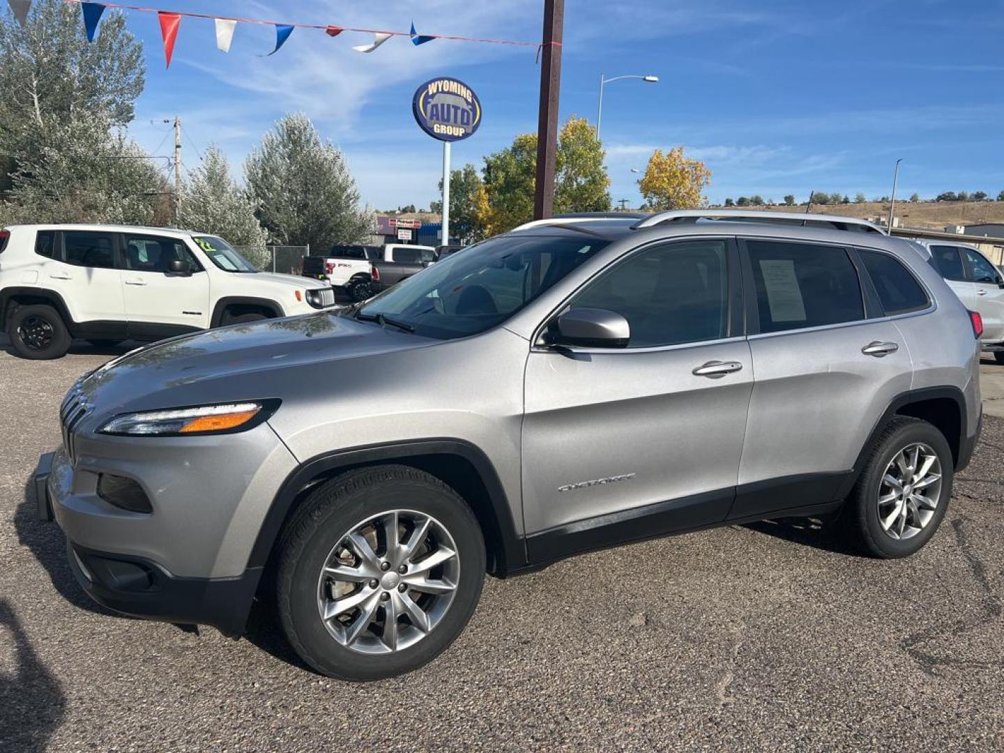 2018 silver Jeep Cherokee Limited (1C4PJMDX5JD) with an V6, 3.2L engine, Automatic transmission, located at 3030 CY Ave, Casper, WY, 82604, (307) 265-3830, 42.827816, -106.357483 - Discover the exceptional blend of style, capability, and advanced technology with this 2018 Jeep Cherokee Limited, a perfect choice for those seeking a reliable and versatile SUV. Equipped with a robust 3.2L V6 engine and 4WD, this Cherokee delivers impressive power and handling, ensuring a smooth a - Photo#2