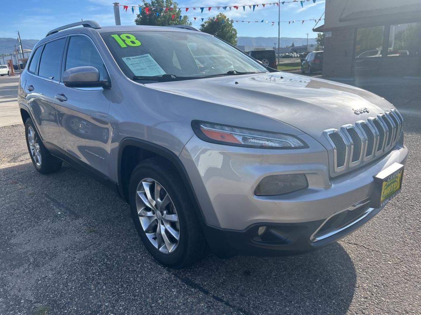 2018 silver Jeep Cherokee Limited (1C4PJMDX5JD) with an V6, 3.2L engine, Automatic transmission, located at 3030 CY Ave, Casper, WY, 82604, (307) 265-3830, 42.827816, -106.357483 - Discover the exceptional blend of style, capability, and advanced technology with this 2018 Jeep Cherokee Limited, a perfect choice for those seeking a reliable and versatile SUV. Equipped with a robust 3.2L V6 engine and 4WD, this Cherokee delivers impressive power and handling, ensuring a smooth a - Photo#4