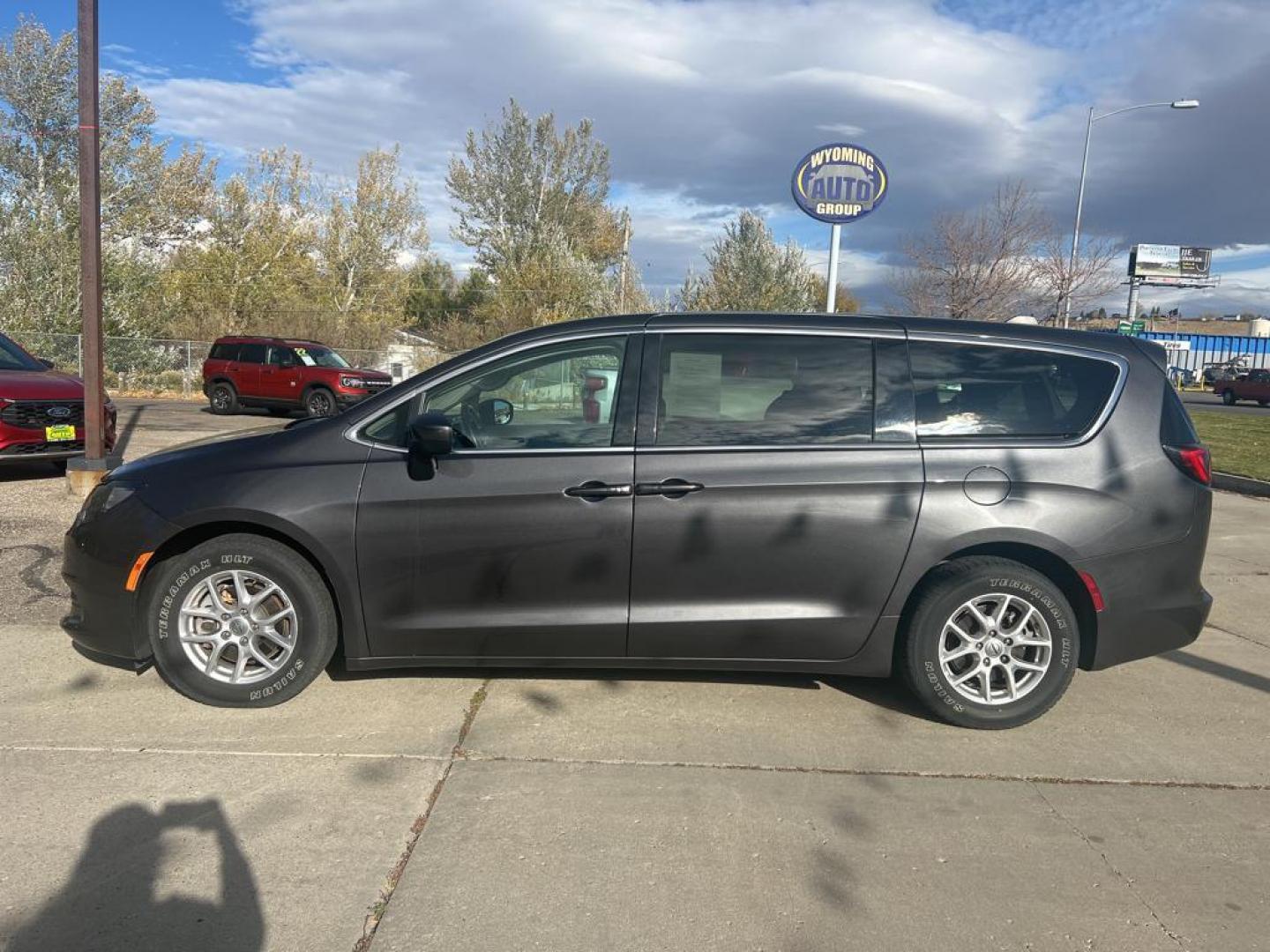 2022 Chrysler Voyager LX (2C4RC1CG9NR) with an V6, 3.6L engine, located at 3030 CY Ave, Casper, WY, 82604, (307) 265-3830, 42.827816, -106.357483 - Introducing the 2022 Chrysler Voyager LX, a dynamic blend of sophistication and practicality that's ready to elevate your driving experience! Powered by a robust V6, 3.6L engine, this front-wheel-drive marvel offers an exhilarating blend of power and efficiency, making every journey a joy.<br> - Photo#0