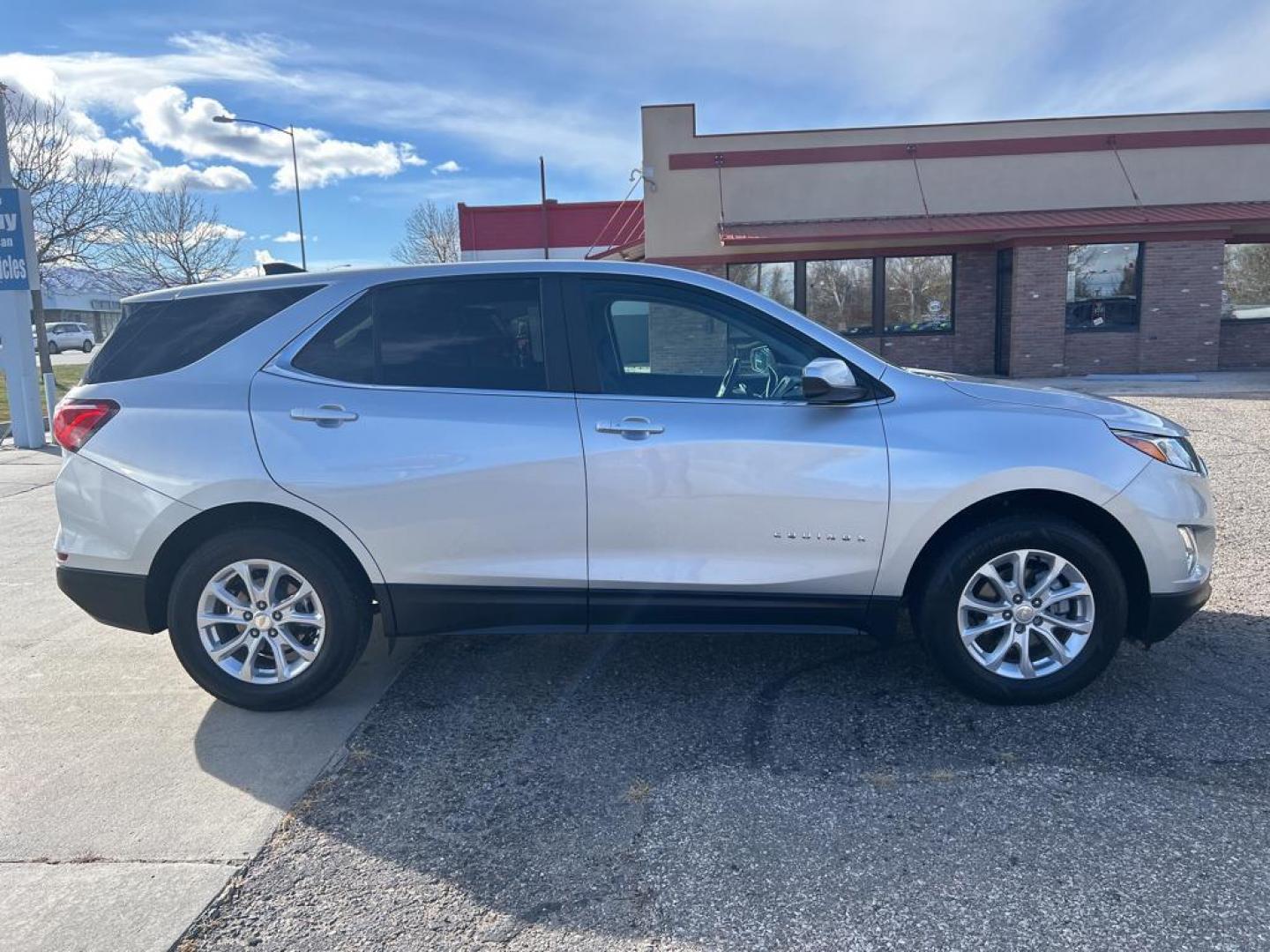 2021 silver Chevrolet Equinox LT (2FL) (3GNAXTEV8MS) with an 4 Cyl, 1.5L engine, Automatic transmission, located at 3030 CY Ave, Casper, WY, 82604, (307) 265-3830, 42.827816, -106.357483 - Photo#4