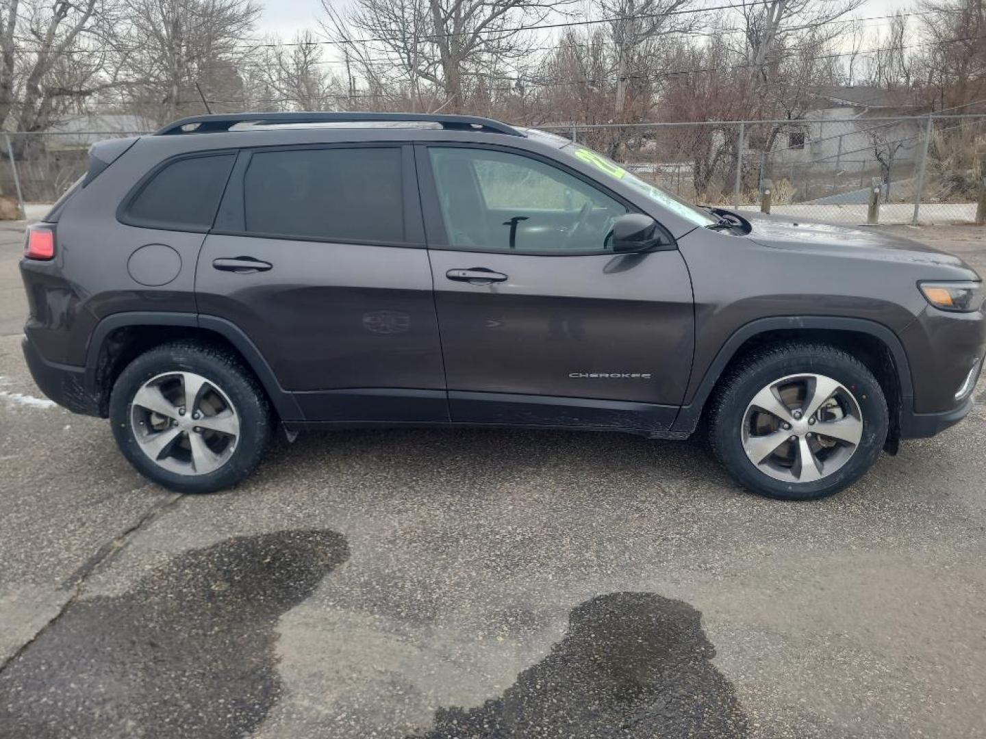 2022 DK GRAY Jeep Cherokee Limited (1C4PJMDX0ND) with an V6, 3.2L engine, Automatic transmission, located at 3030 CY Ave, Casper, WY, 82604, (307) 265-3830, 42.827816, -106.357483 - Photo#4